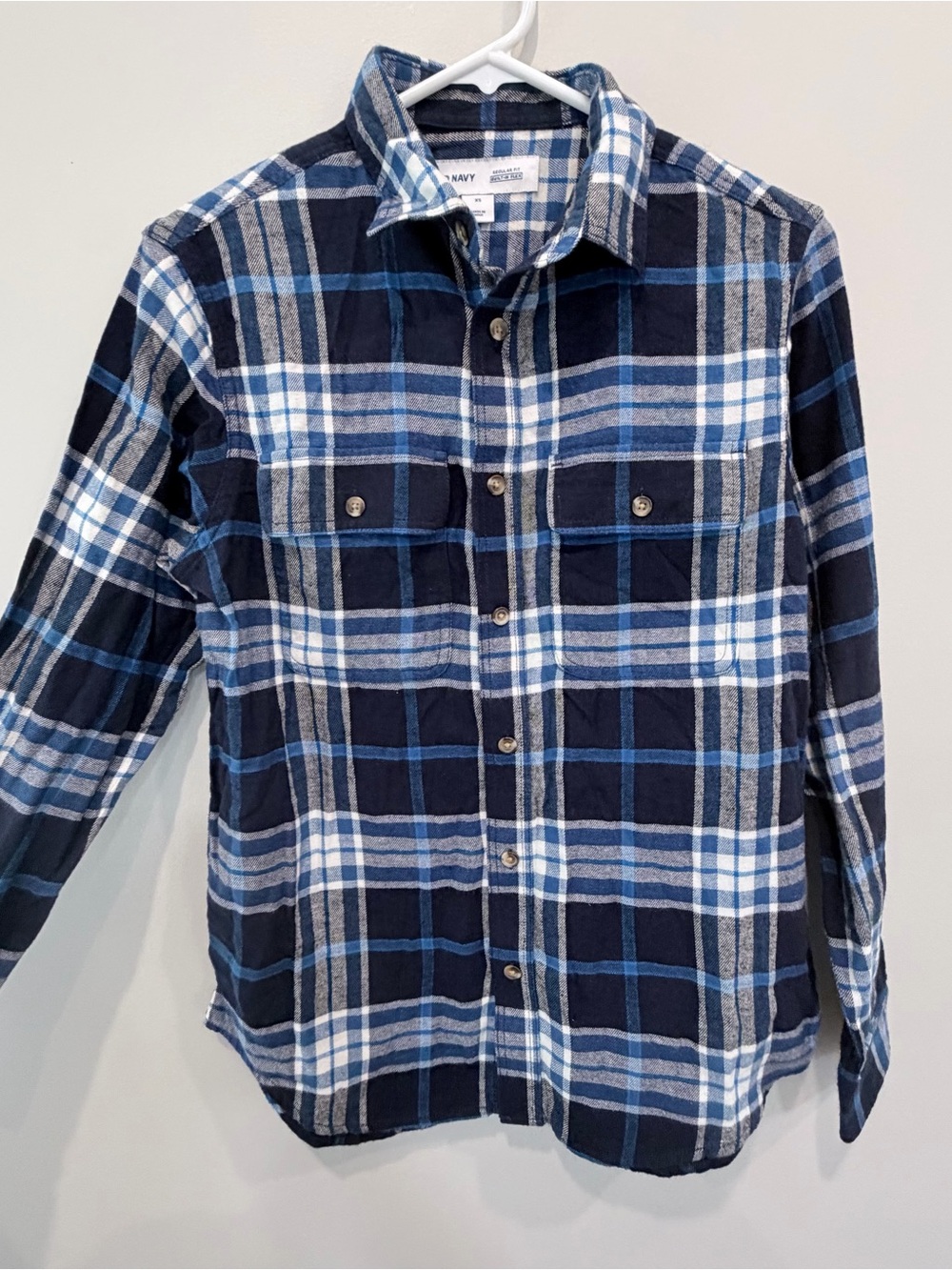 Old Navy Men's Navy and Light Blue Plaid Flannel Button-Down Shirt